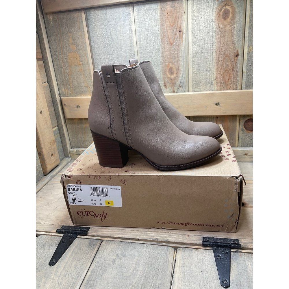 new NIB EuroSoft Grey Taupe Ankle Boots Faux Leather SABIRA US7 7M - Picture 1 of 8